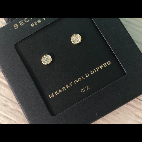 14K gold dip cubic zirconia post back stud earring - Picture 5 of 6